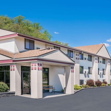 Super 8 By Wyndham Mankato Hotell Exteriör bild